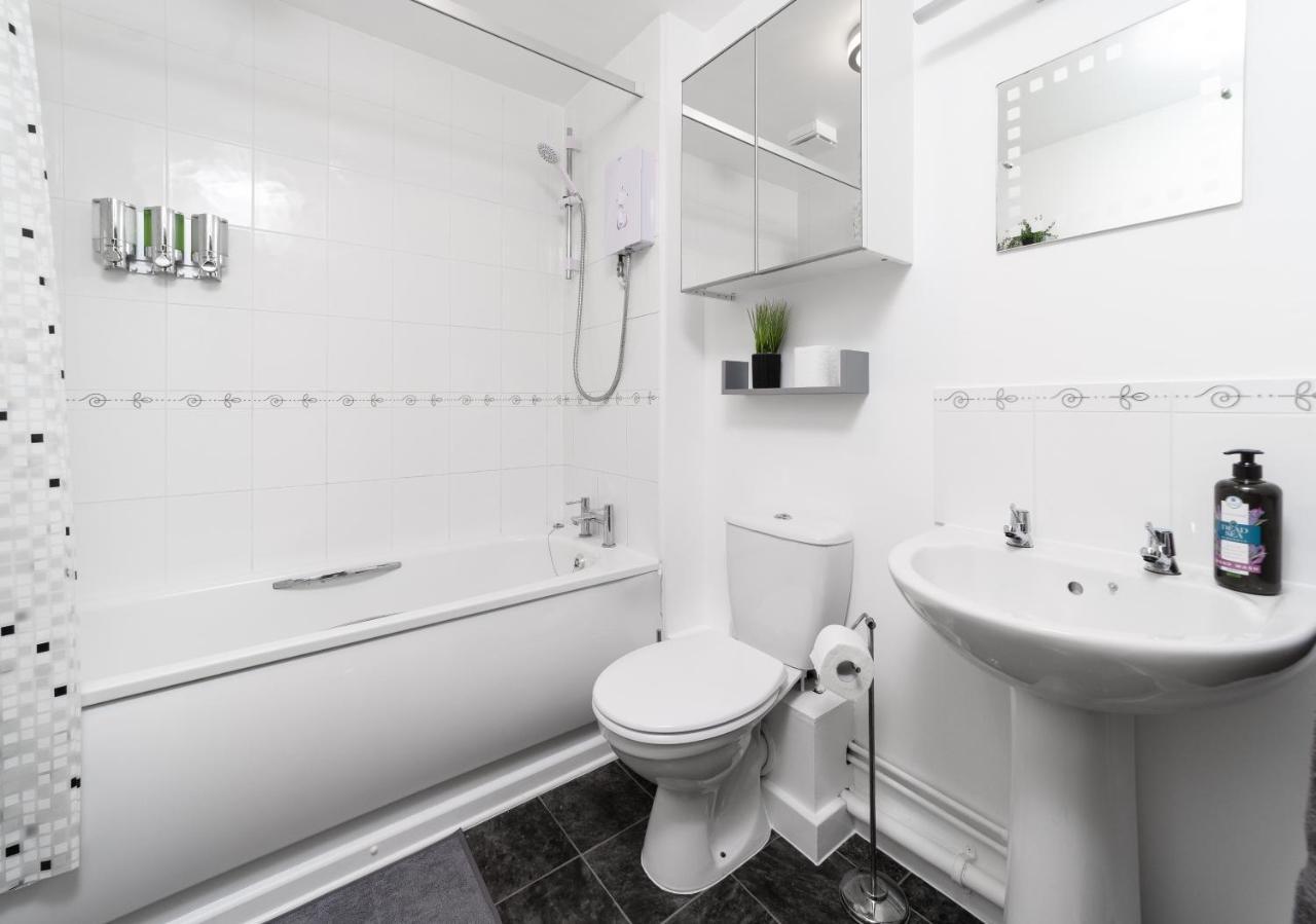 Charming 2Br Ground Floor Flat In Sholing, 11 Mins From City Centre - Recently Set Up With Love Southampton Buitenkant foto