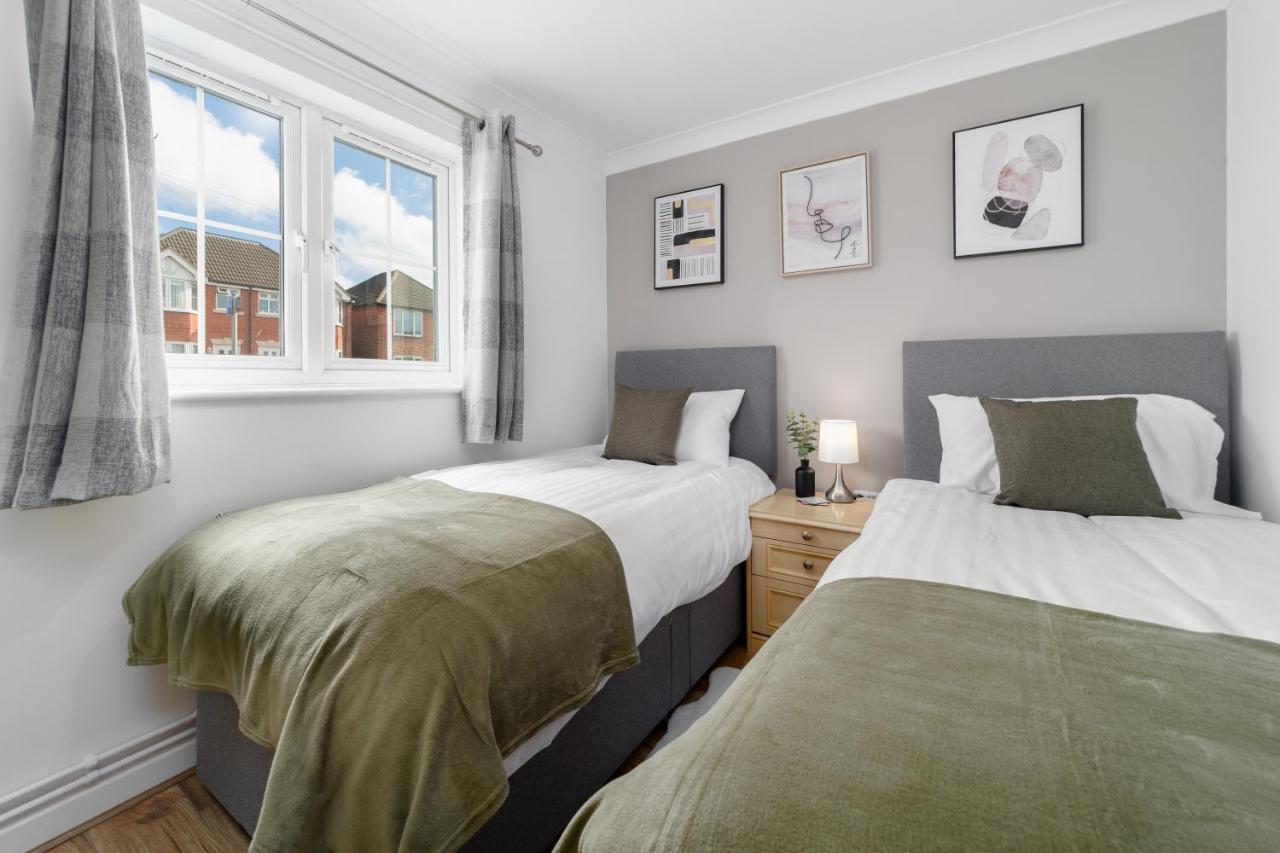 Charming 2Br Ground Floor Flat In Sholing, 11 Mins From City Centre - Recently Set Up With Love Southampton Buitenkant foto